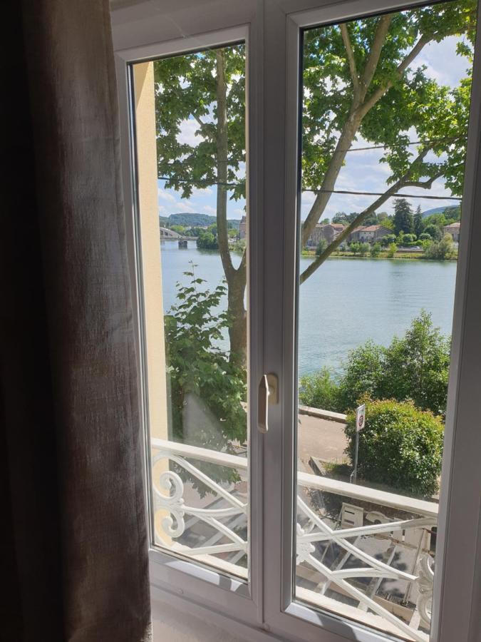 O Petit Nice Neuville-sur-Saone Luaran gambar