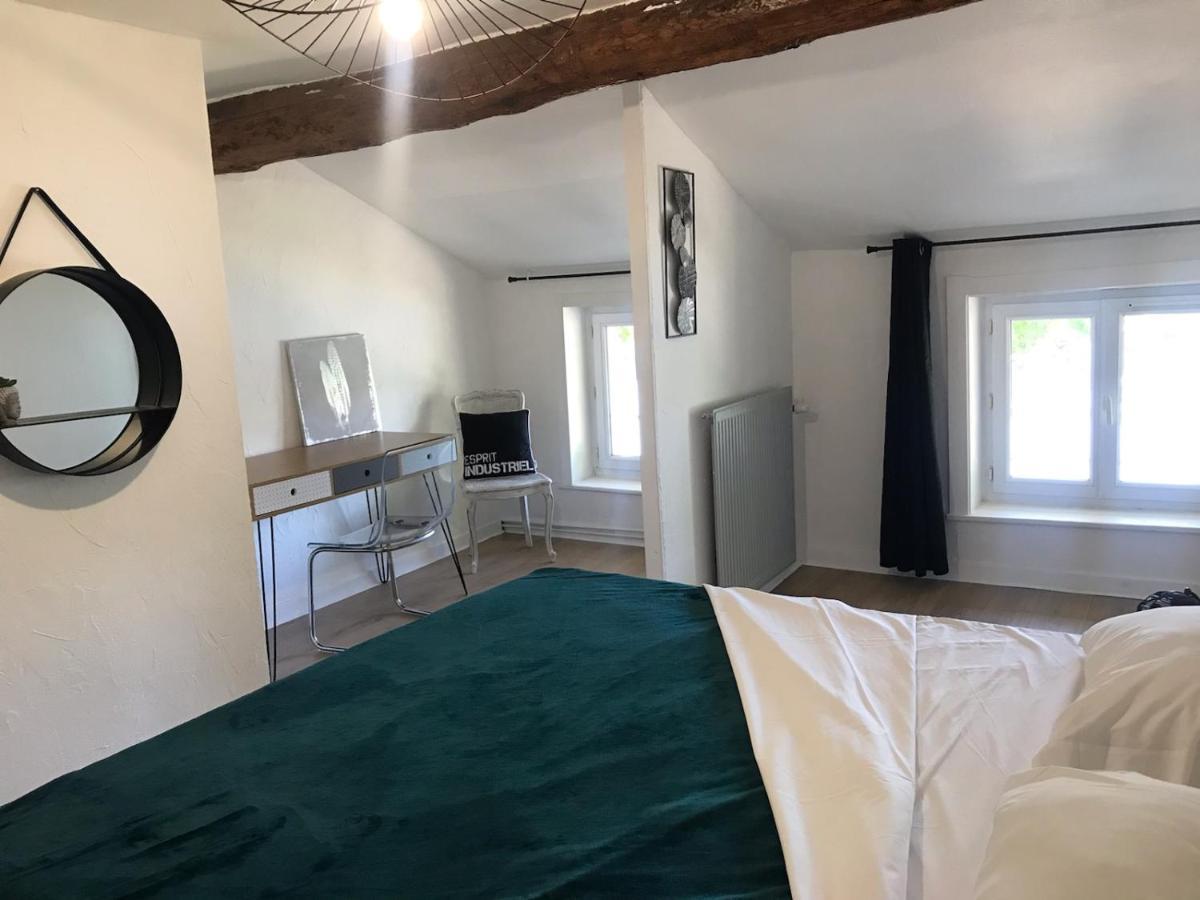 O Petit Nice Neuville-sur-Saone Luaran gambar