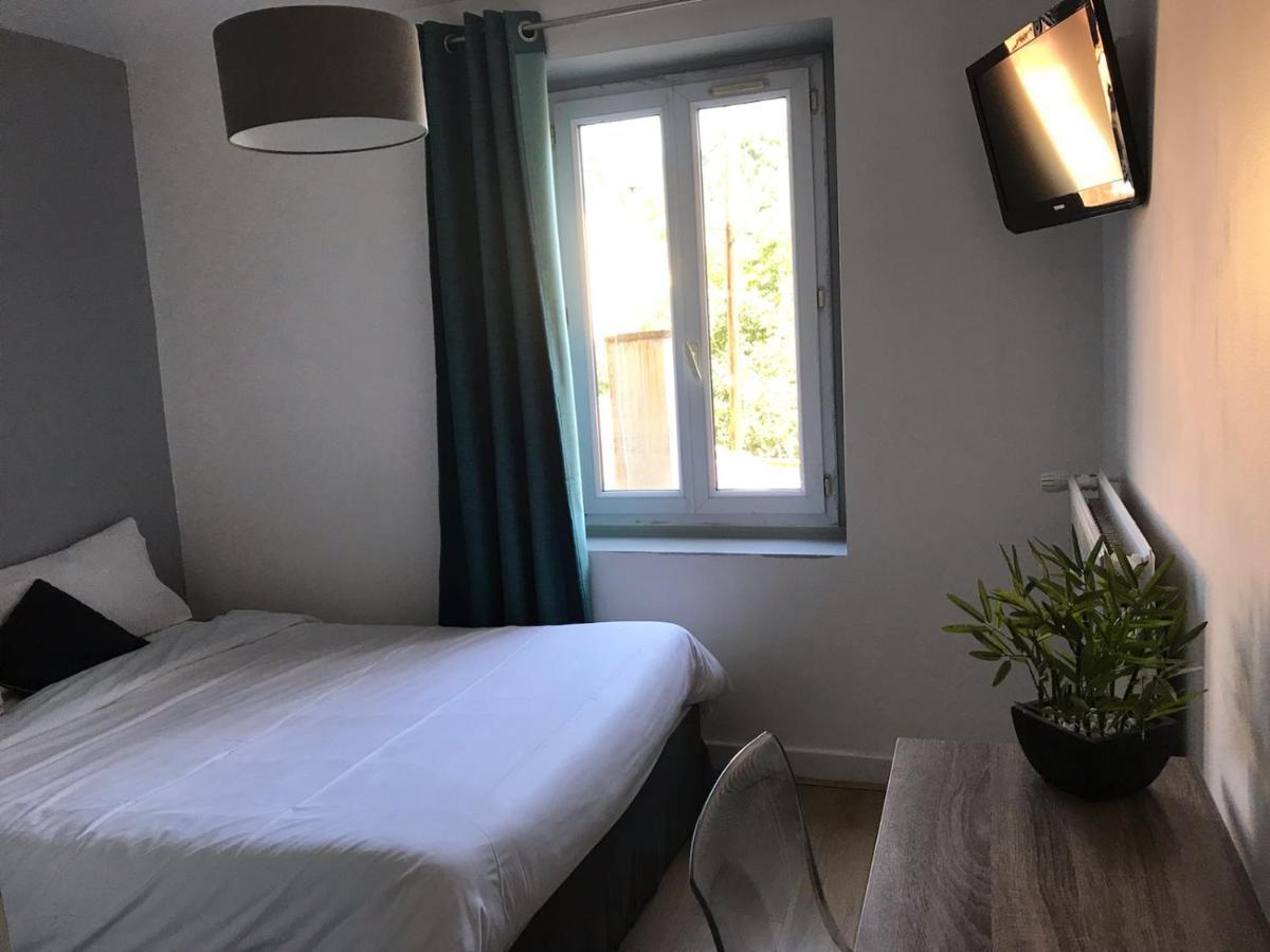 O Petit Nice Neuville-sur-Saone Luaran gambar