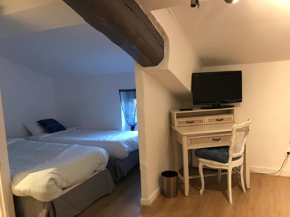 O Petit Nice Neuville-sur-Saone Luaran gambar